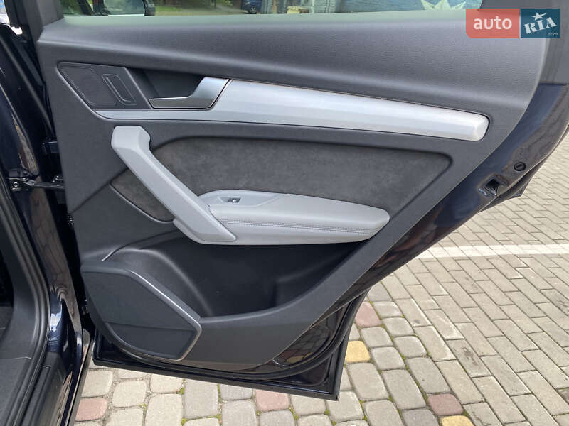 Позашляховик / Кросовер Audi Q5 2018 в Луцьку