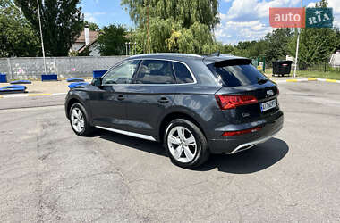 Внедорожник / Кроссовер Audi Q5 2017 в 