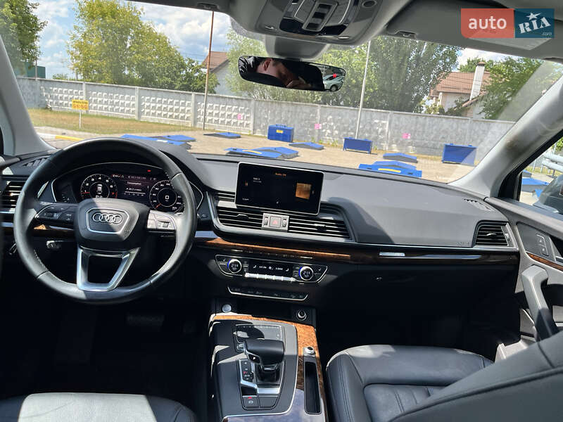 Внедорожник / Кроссовер Audi Q5 2017 в Василькове