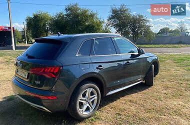 Внедорожник / Кроссовер Audi Q5 2018 в 