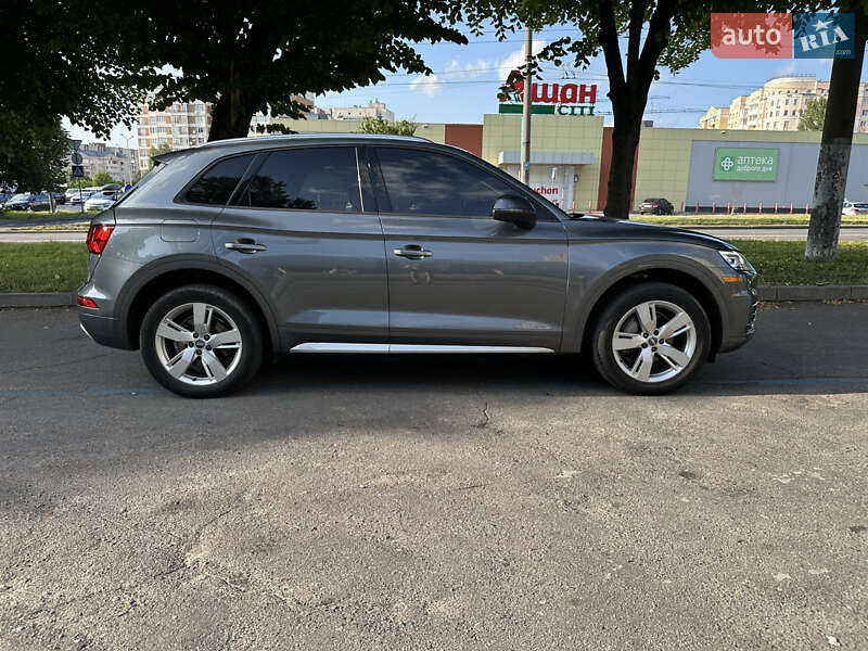 Позашляховик / Кросовер Audi Q5 2018 в Львові