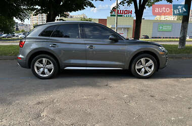 Внедорожник / Кроссовер Audi Q5 2018 в 