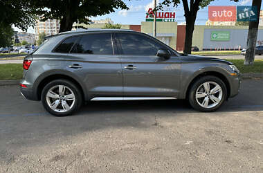 Внедорожник / Кроссовер Audi Q5 2018 в 