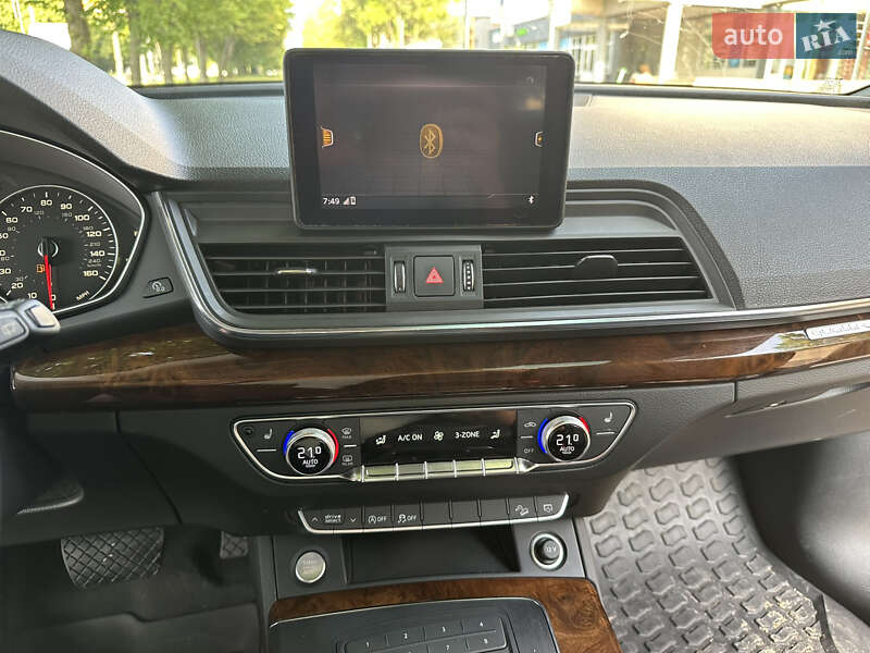 Позашляховик / Кросовер Audi Q5 2018 в Львові