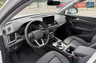 Позашляховик / Кросовер Audi Q5 2023 в 