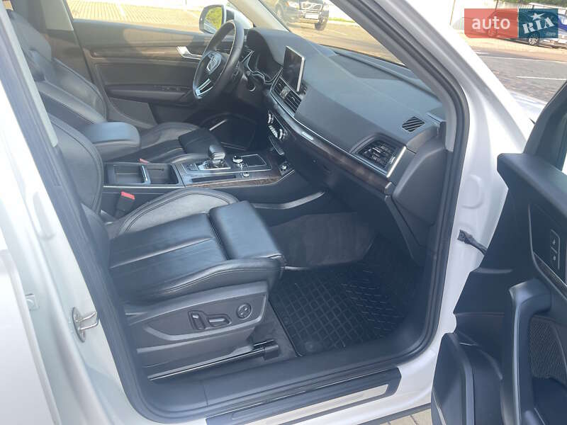 Позашляховик / Кросовер Audi Q5 2018 в Луцьку