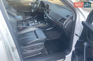 Позашляховик / Кросовер Audi Q5 2018 в 