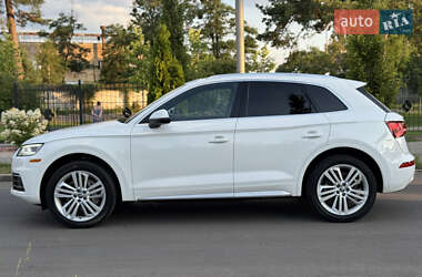 Внедорожник / Кроссовер Audi Q5 2017 в 