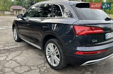 Позашляховик / Кросовер Audi Q5 2018 в 