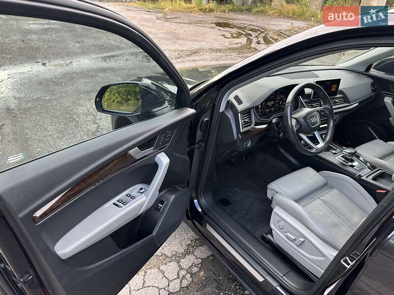 Позашляховик / Кросовер Audi Q5 2018 в Львові