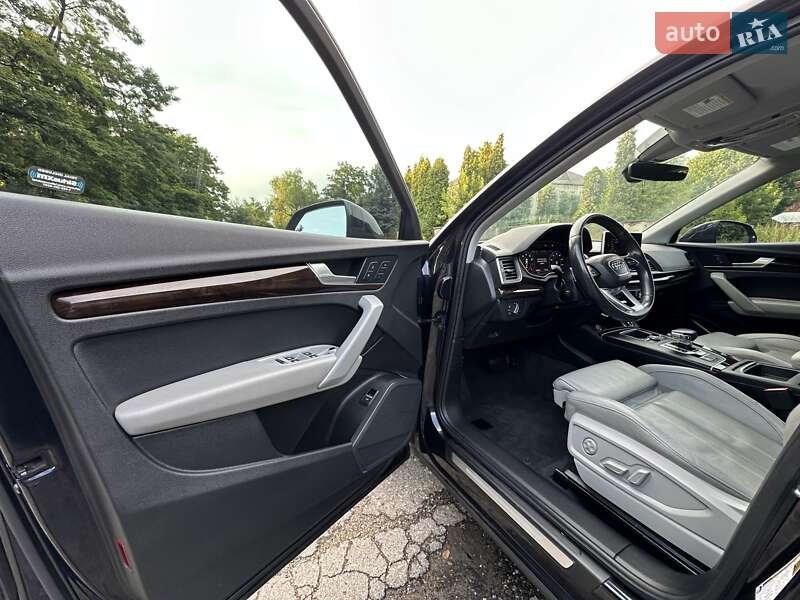 Позашляховик / Кросовер Audi Q5 2018 в Львові