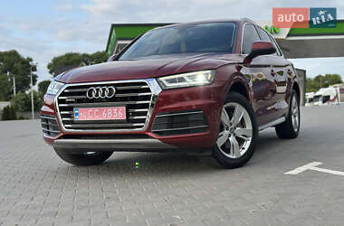 Внедорожник / Кроссовер Audi Q5 2018 в 