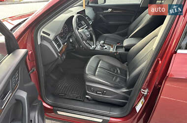 Внедорожник / Кроссовер Audi Q5 2018 в 