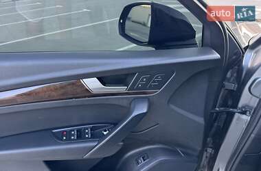 Внедорожник / Кроссовер Audi Q5 2018 в 