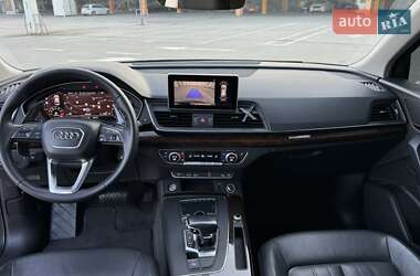 Внедорожник / Кроссовер Audi Q5 2018 в 