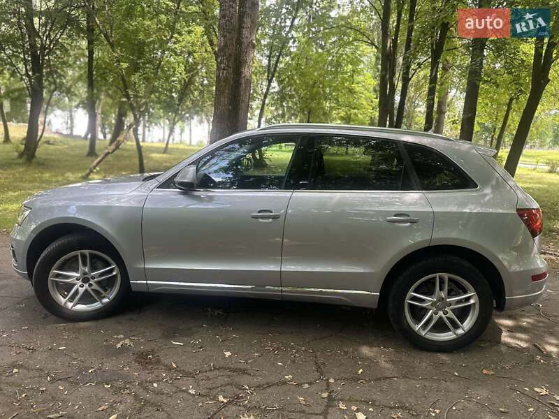 Позашляховик / Кросовер Audi Q5 2016 в Калуші