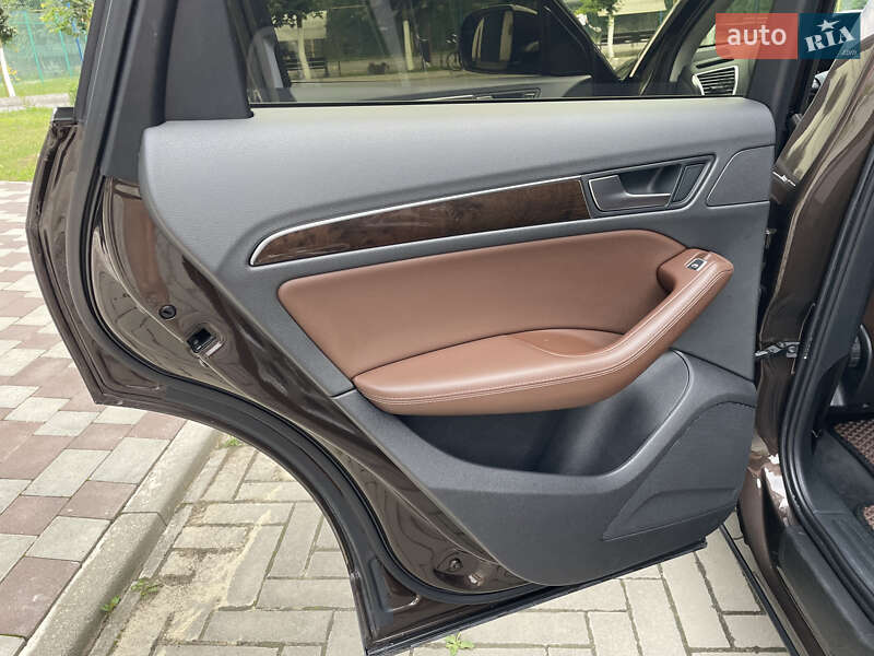 Внедорожник / Кроссовер Audi Q5 2012 в Тернополе