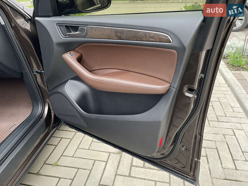 Внедорожник / Кроссовер Audi Q5 2012 в Тернополе