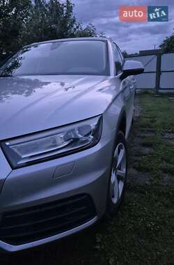Внедорожник / Кроссовер Audi Q5 2017 в 