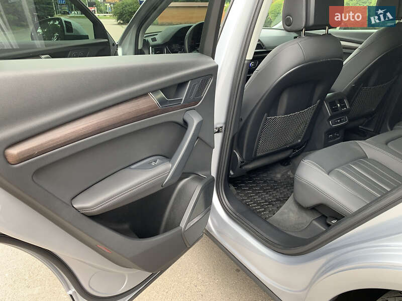Позашляховик / Кросовер Audi Q5 2021 в Тернополі