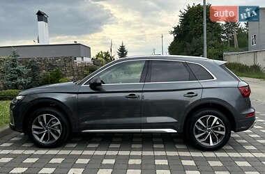 Позашляховик / Кросовер Audi Q5 2023 в 