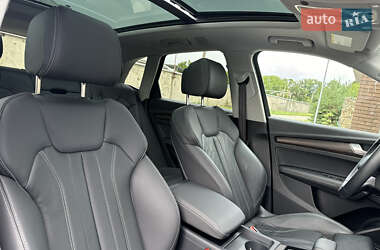 Позашляховик / Кросовер Audi Q5 2023 в 