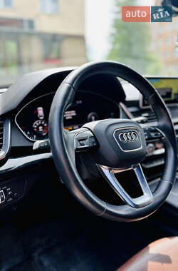 Внедорожник / Кроссовер Audi Q5 2018 в 