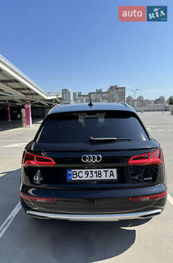 Внедорожник / Кроссовер Audi Q5 2018 в 
