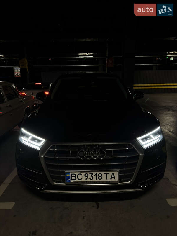 Позашляховик / Кросовер Audi Q5 2018 в Києві