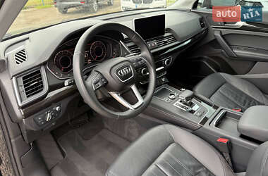 Позашляховик / Кросовер Audi Q5 2018 в 