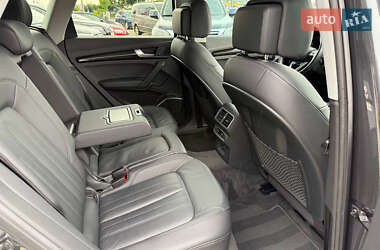 Позашляховик / Кросовер Audi Q5 2018 в 