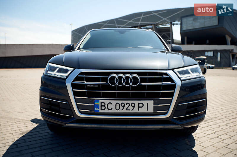 Внедорожник / Кроссовер Audi Q5 2018 в 