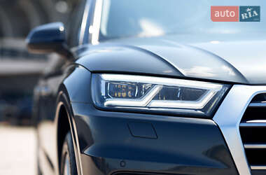 Внедорожник / Кроссовер Audi Q5 2018 в 
