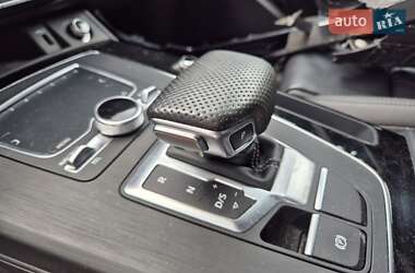 Позашляховик / Кросовер Audi Q5 2020 в 