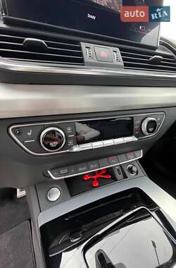 Внедорожник / Кроссовер Audi Q5 2022 в 