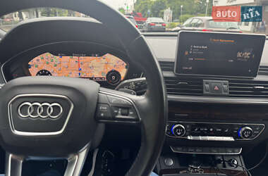 Внедорожник / Кроссовер Audi Q5 2018 в 