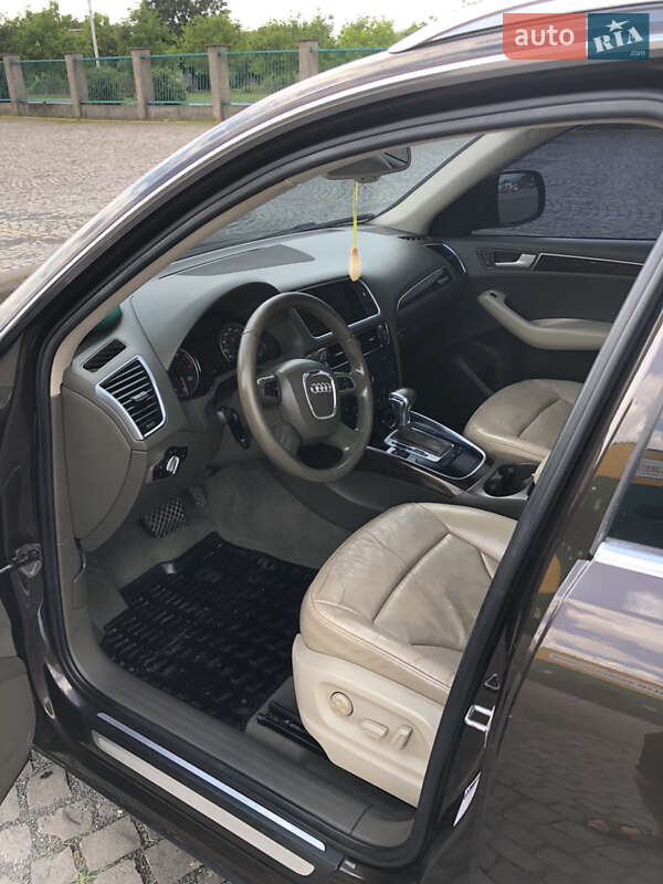 Позашляховик / Кросовер Audi Q5 2010 в Ужгороді