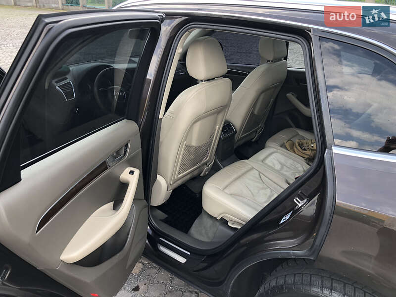 Позашляховик / Кросовер Audi Q5 2010 в Ужгороді