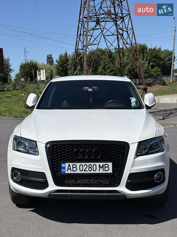 Позашляховик / Кросовер Audi Q5 2009 в Хмільнику