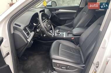 Внедорожник / Кроссовер Audi Q5 2018 в 