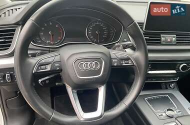 Внедорожник / Кроссовер Audi Q5 2018 в 