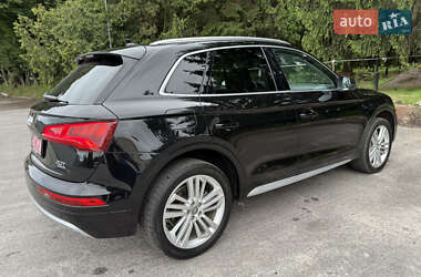 Внедорожник / Кроссовер Audi Q5 2018 в 