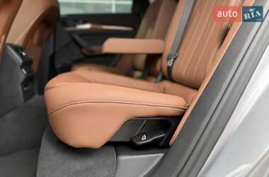 Внедорожник / Кроссовер Audi Q5 2022 в 