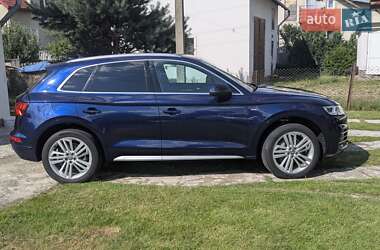 Внедорожник / Кроссовер Audi Q5 2017 в 
