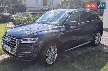 Внедорожник / Кроссовер Audi Q5 2017 в 