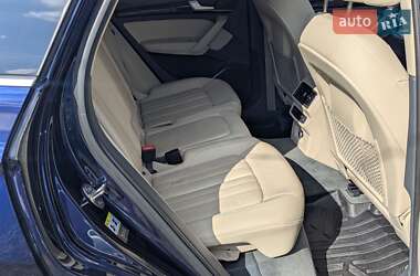 Внедорожник / Кроссовер Audi Q5 2017 в 