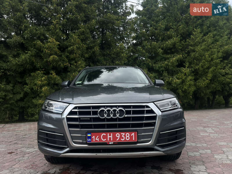 Внедорожник / Кроссовер Audi Q5 2017 в 