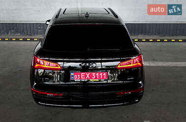 Внедорожник / Кроссовер Audi Q5 2018 в 