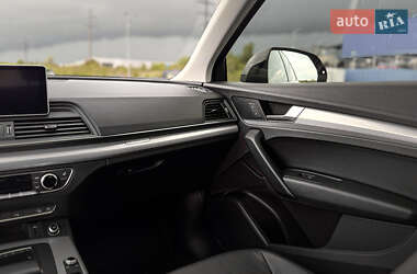 Внедорожник / Кроссовер Audi Q5 2018 в 
