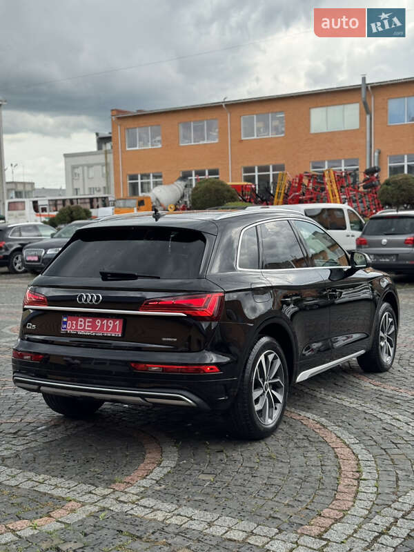 Позашляховик / Кросовер Audi Q5 2021 в Луцьку